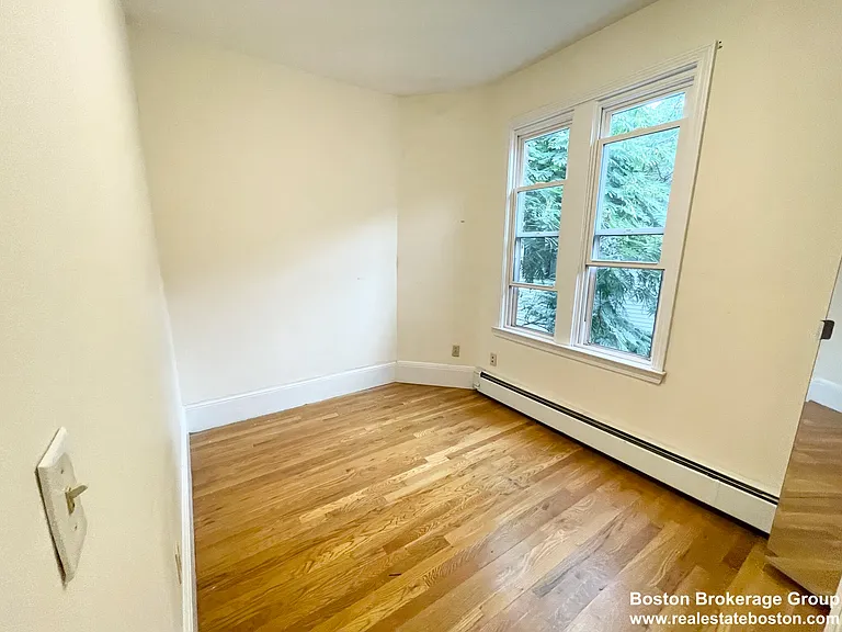 16 Greenwich St — Photo 6