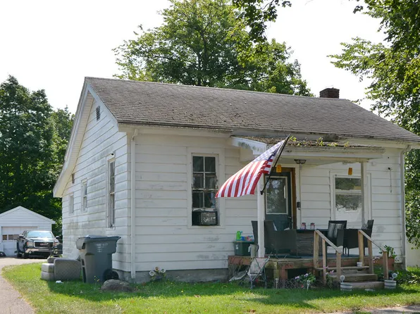 210 N Brown St, Paw Paw, MI 49079