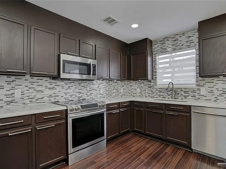 3205 San Fabian St — Photo 11