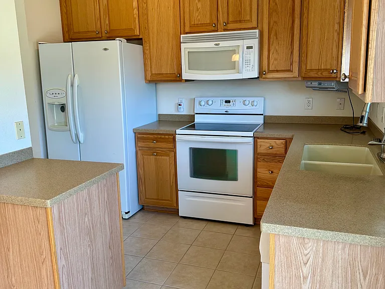 10872 Potter St — Photo 3