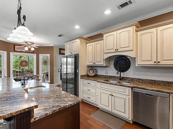 3rd image of 60 Tucker Rd