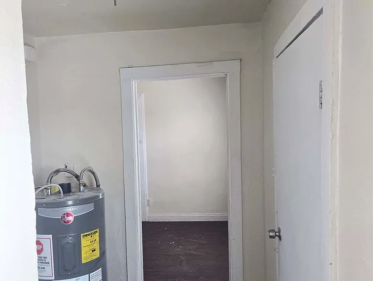 413 W Van Buren Ave #9 — Photo 13