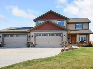 402 Prairie View Dr, Cologne, MN 55322