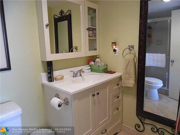 5th image of 324 SE 10th St APT 102