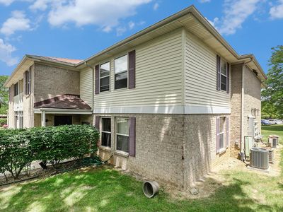 61043 Greenwood Dr #1, South Lyon, MI, 48178