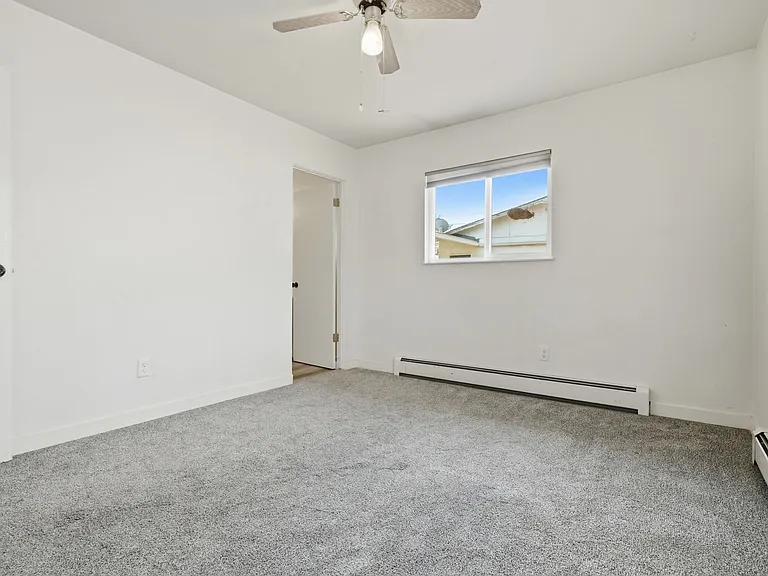 2045 Gunnison Ave — Photo 15
