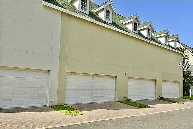 3 bed, 2.5 bath, 2096 sqft, $2,950 — Photo 4
