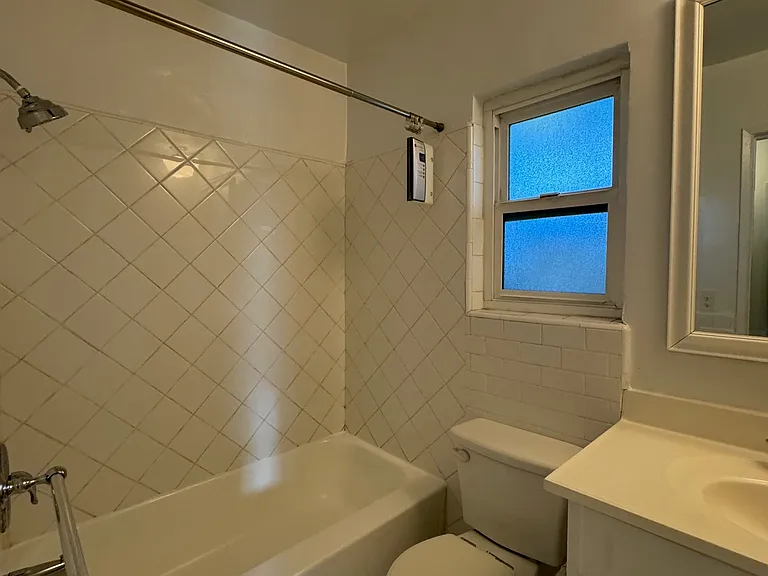 1921 Vista Del Mar St #204 — Photo 10