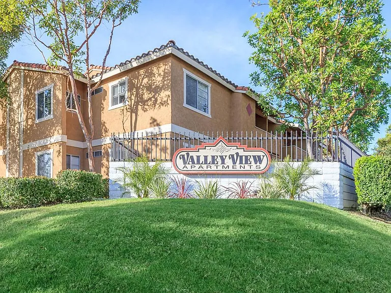 Valley View Apartments — Photo 16