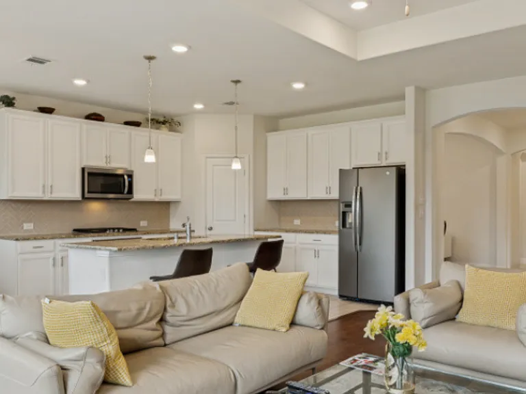 408 Patterson Ct — Photo 13
