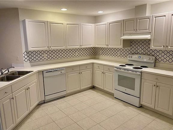 5th image of 12349 Londonderry Ln