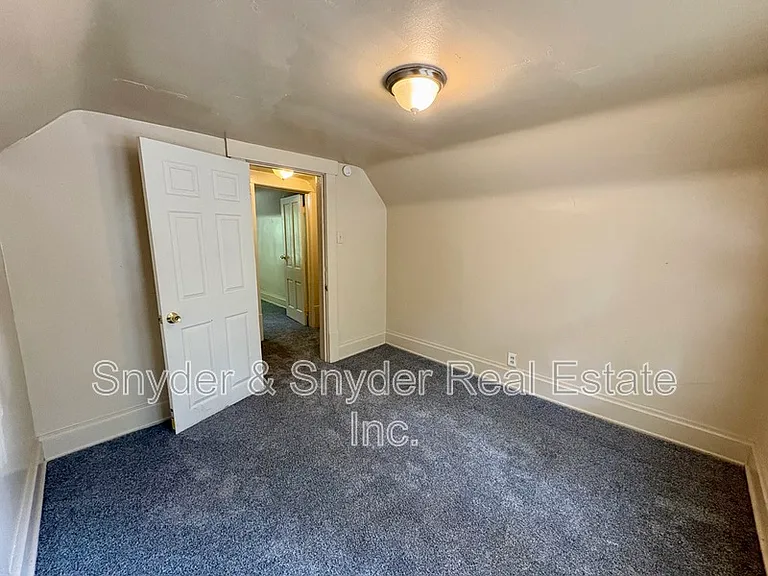391 E Voris St — Photo 17