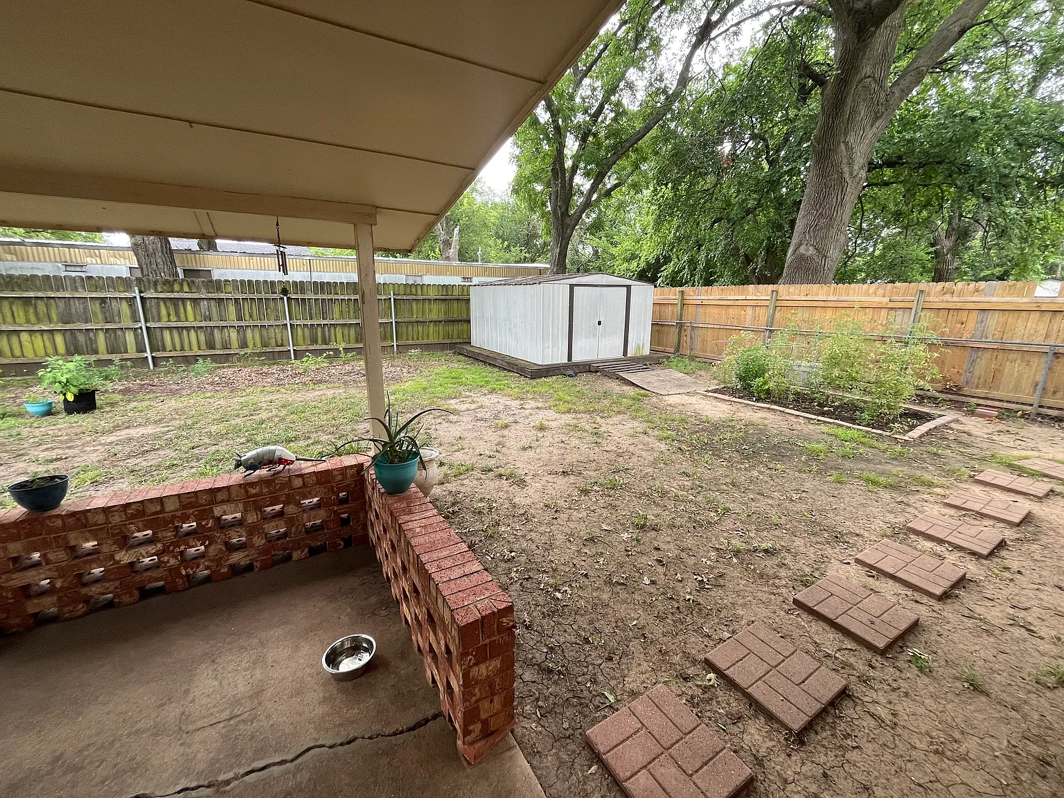 1506 Elizabeth St — Photo 3