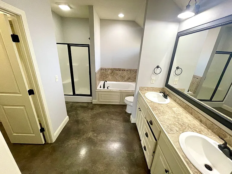 106 Harvey Cir — Photo 12