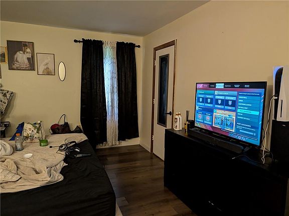 4th image of 789 Hammett Rd