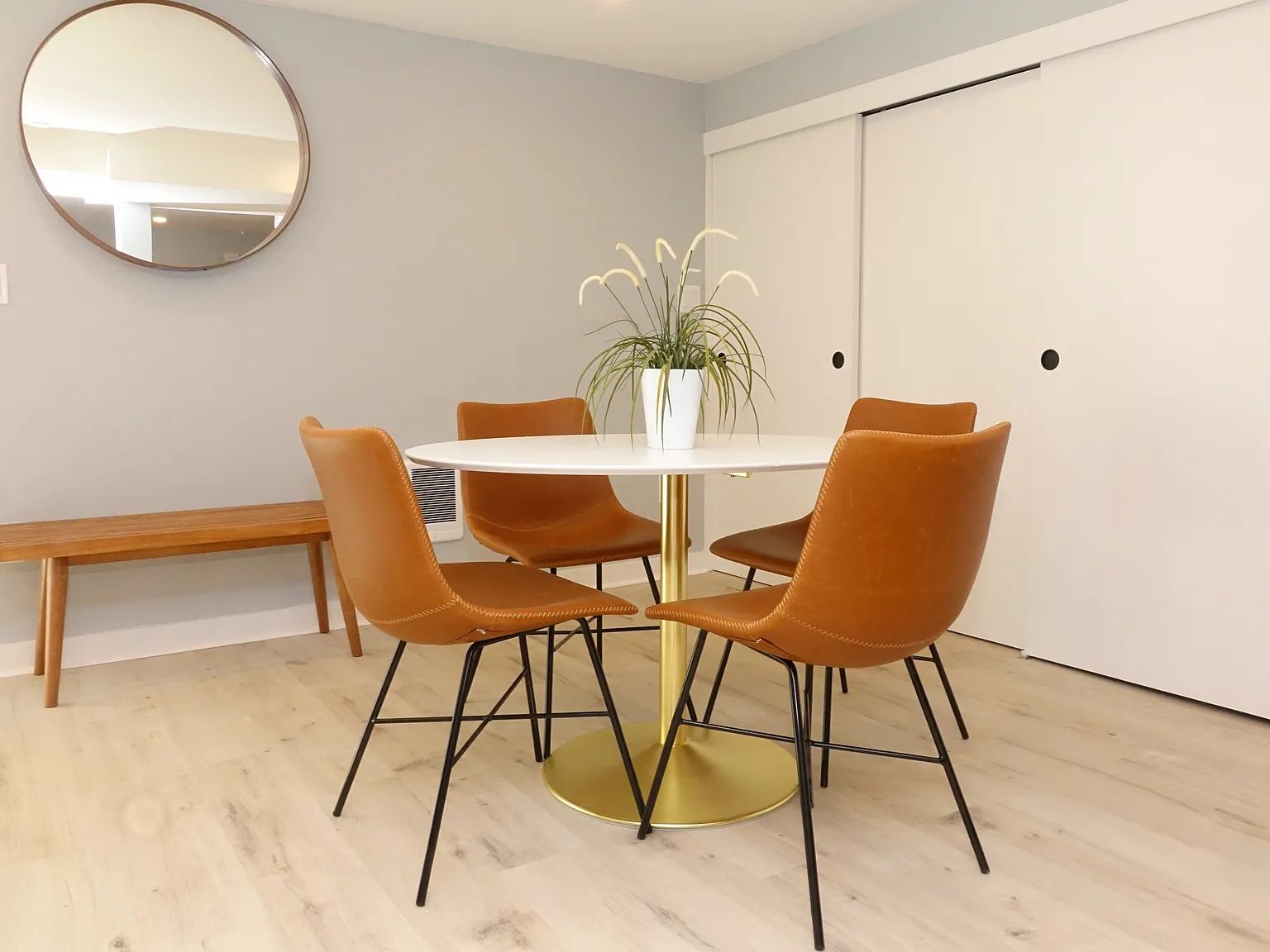 2 bed, 1000 sqft, $2,680 — Photo 2