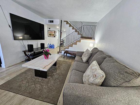 5th image of 5152 Greenberry Dr