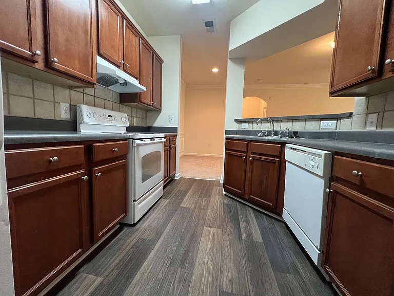 Wesley Kensington Apartments at Stonecrest — Photo 277
