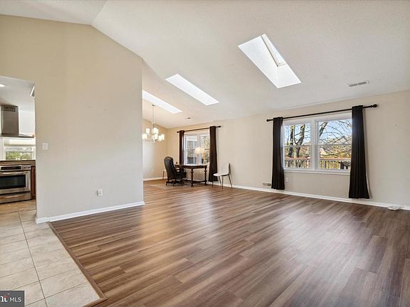2nd image of 18 Bluebell Ct
