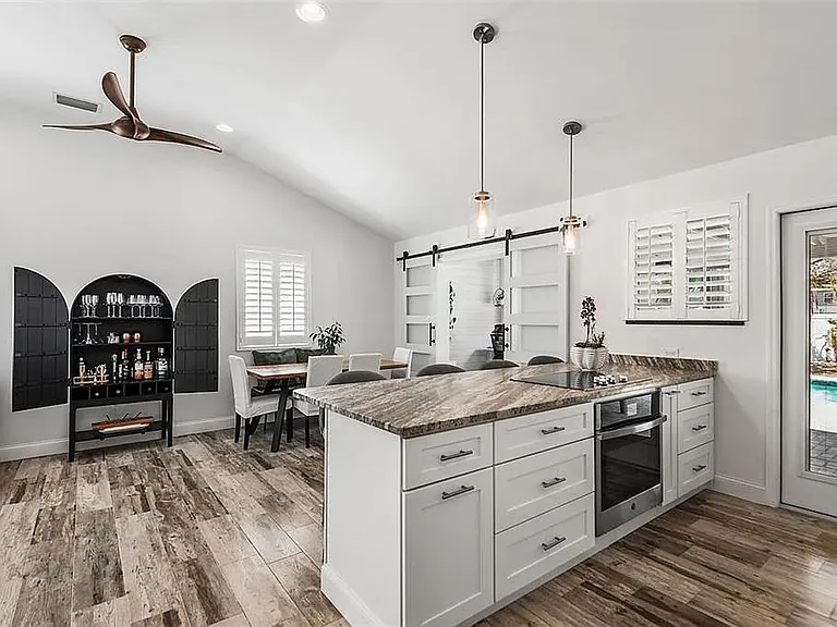 14024 N Bayshore Dr — Photo 18