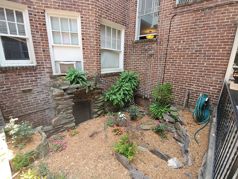 149 Peachtree Cir NE #35 — Photo 18