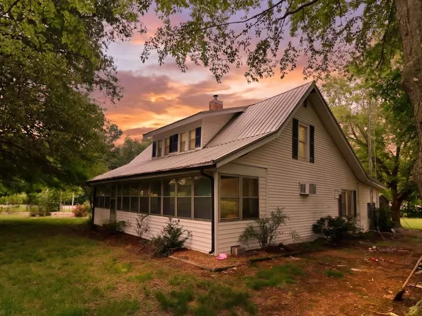 1282 Cherokee Trl, Murray, KY 42071