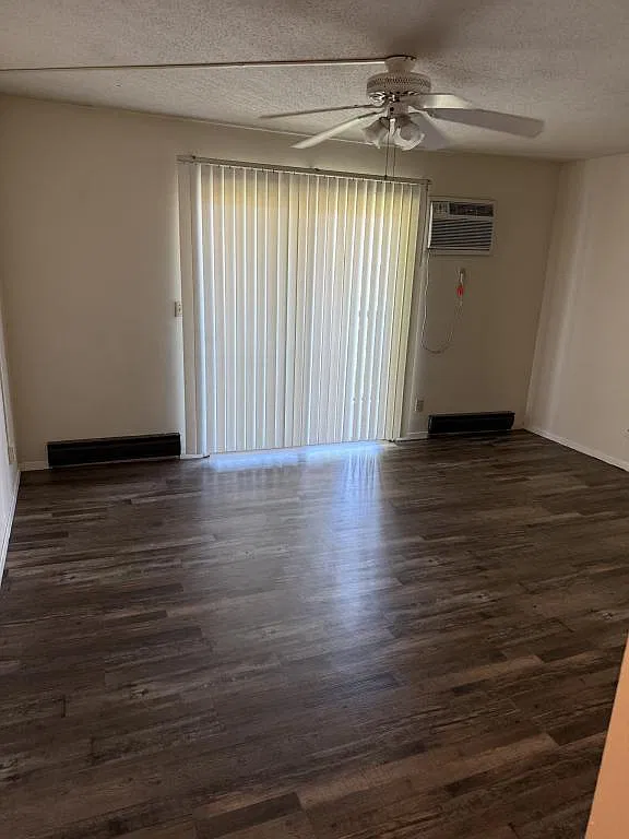 720 Oakland St — Photo 3