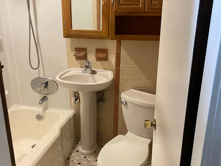 223 Norfolk St #2 — Photo 4