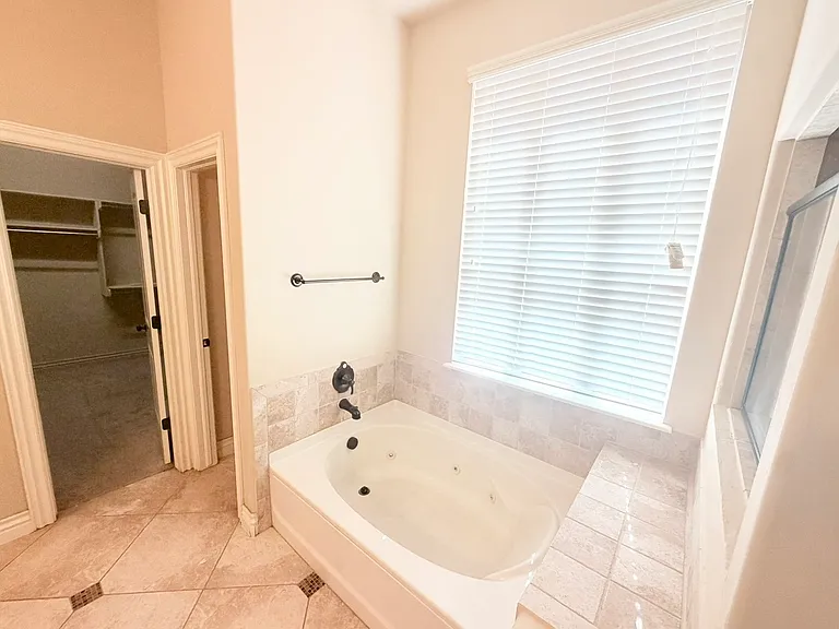 2413 NW 159th Ter — Photo 21