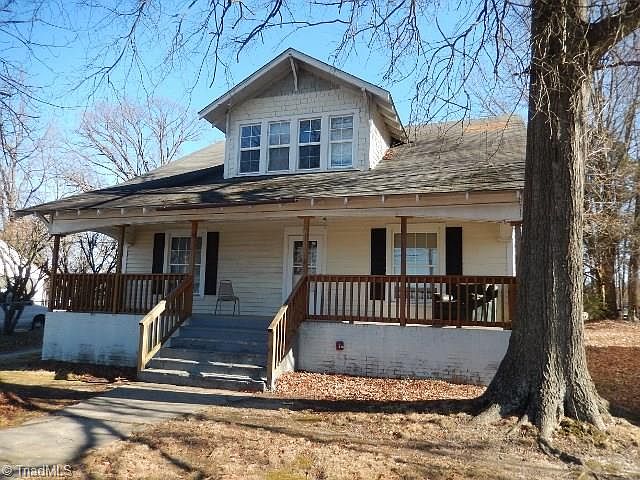 2nd image of 9 White St