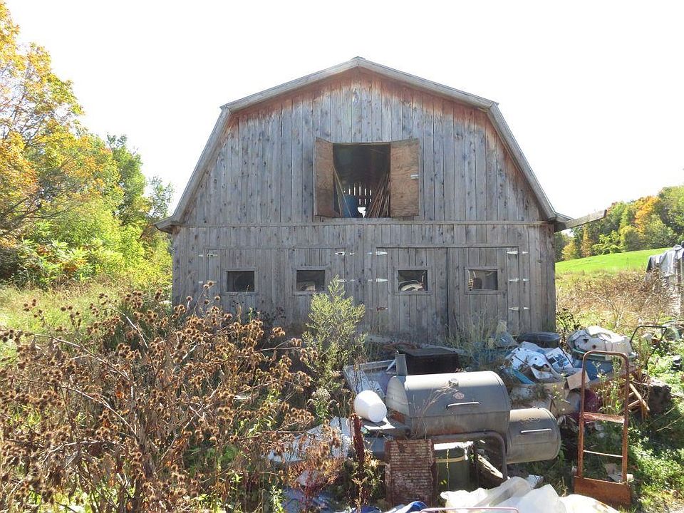 2nd image of 4748 Lake Road