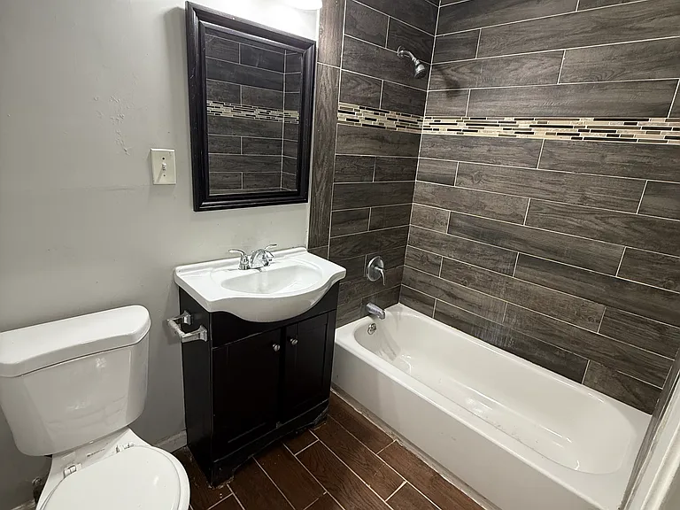 10 Highland St #4 — Photo 8