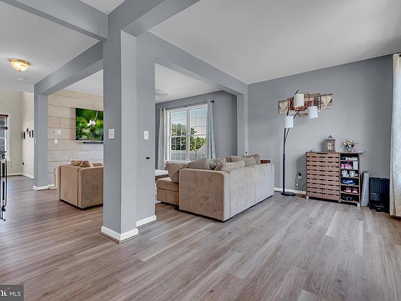 3rd image of 116 Meadow Brook Way