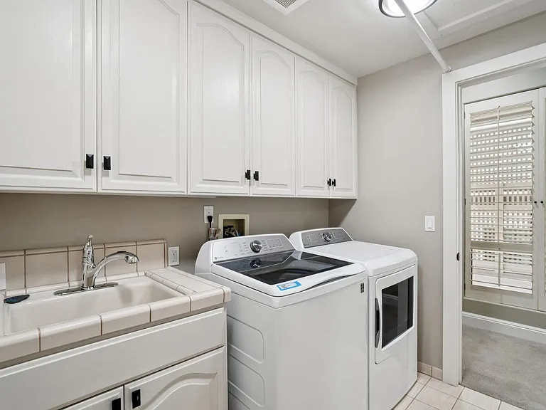 651 Manresa Ln — Photo 37