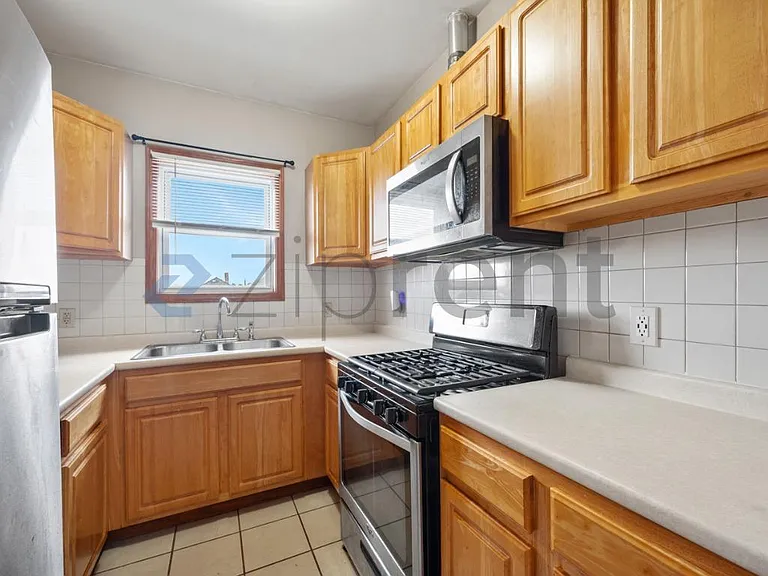544 Plymouth Ave #3 — Photo 8