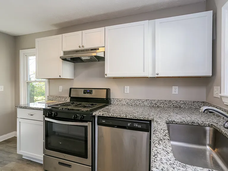 418199_023_kitchen_13284529.jpg