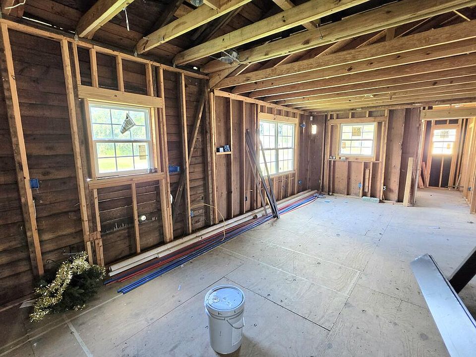 4th image of 120 Yates St