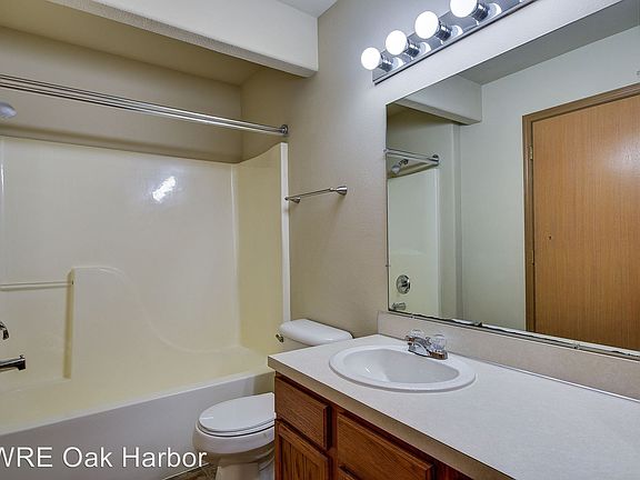 4th image of 1661 NE 16th Ave APT H102