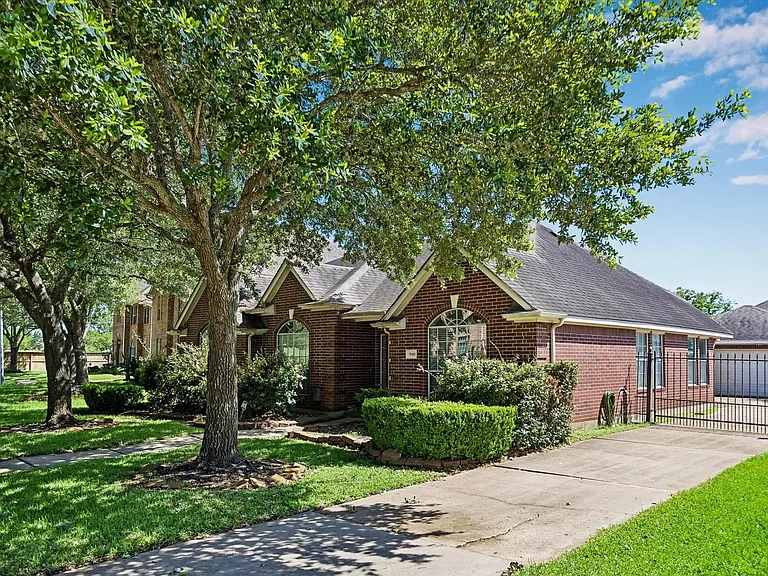 5918 Amherst Ct — Photo 2