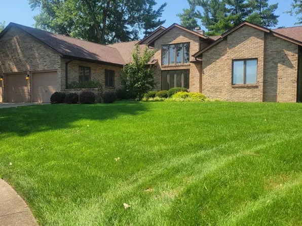 1304 Woods Farm Ln, Springfield, IL 62704