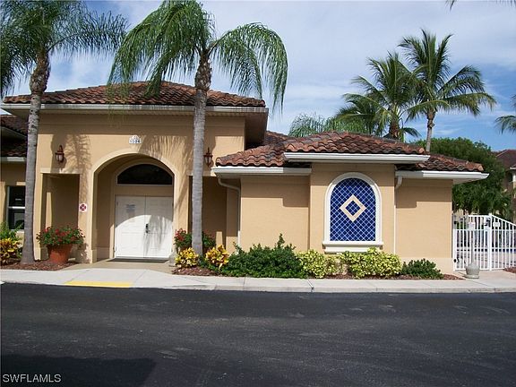3rd image of 1522 SW 50th St APT 302