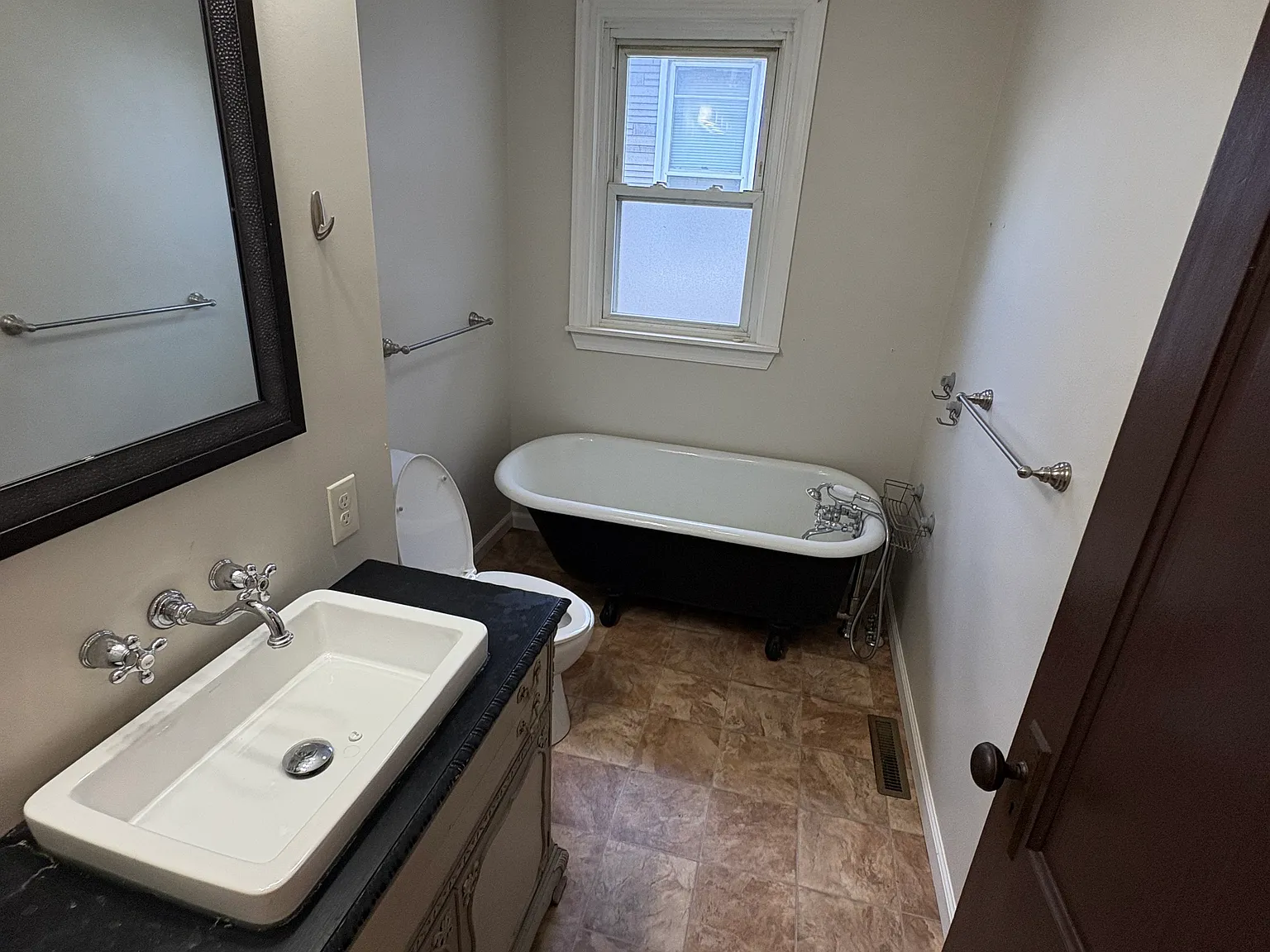 3 bed, 1450 sqft, $1,650 — Photo 4