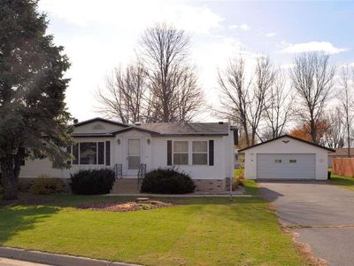 360 W Bert St, Lake Crystal, MN, 56055