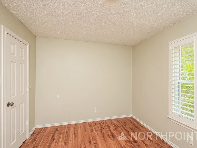 609 E Buffalo St — Photo 12