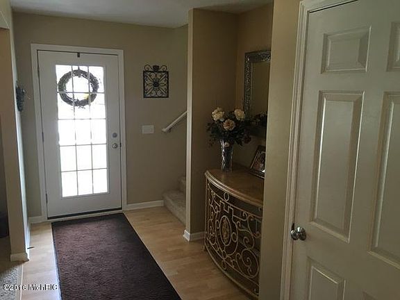 4th image of 2230 Applegate Dr NW