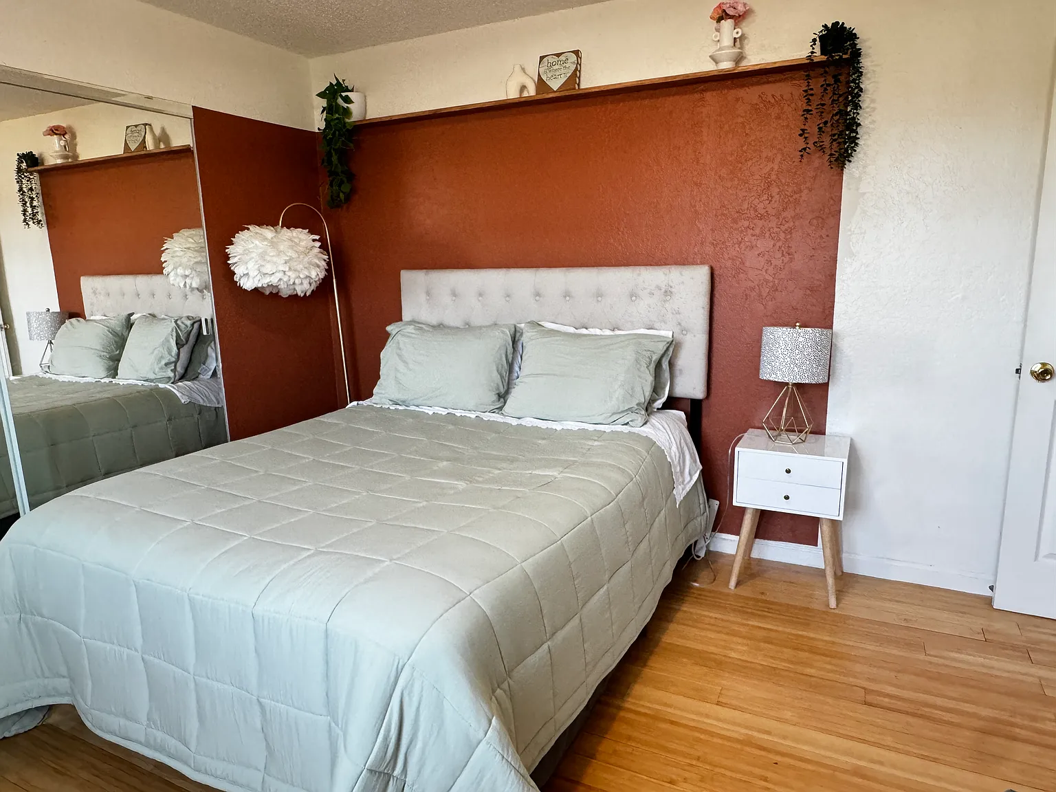 1724 Luxton St — Photo 4