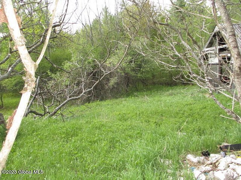 2nd image of 748 HOG BACK Road