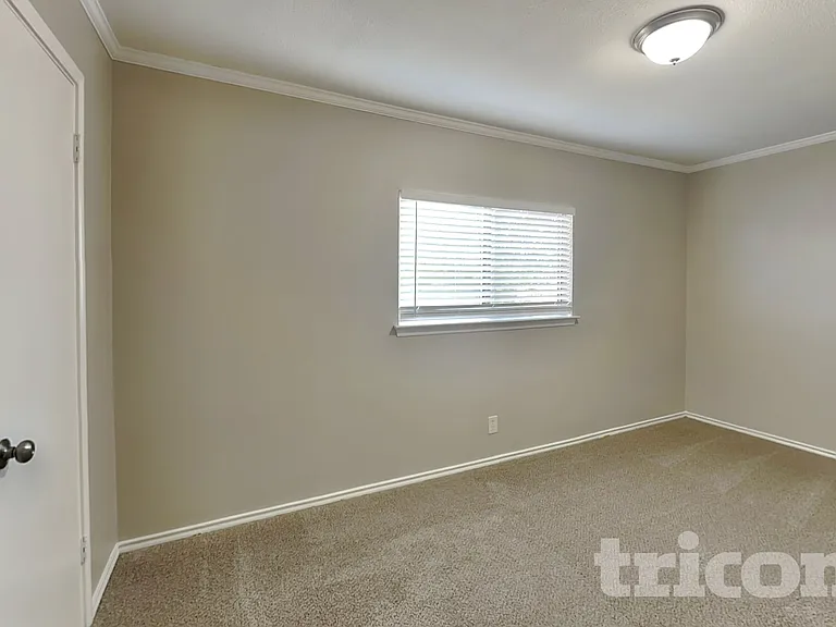8015 Chestnut Barr Dr — Photo 16