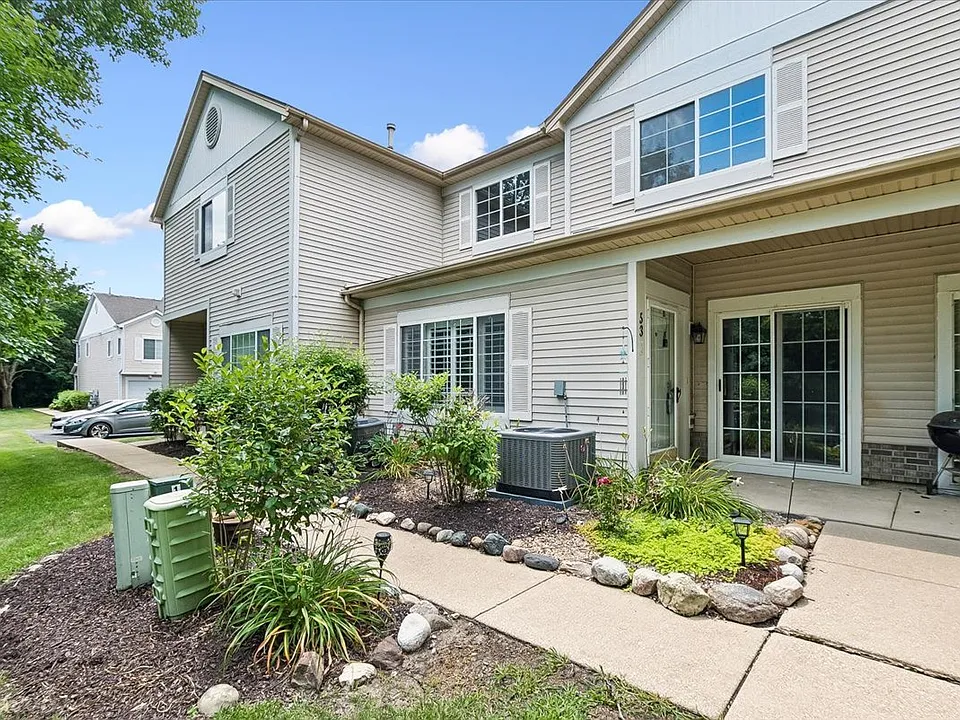 53 Braxton Ln #53