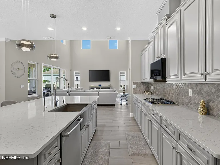 22 Azura Point — Photo 6